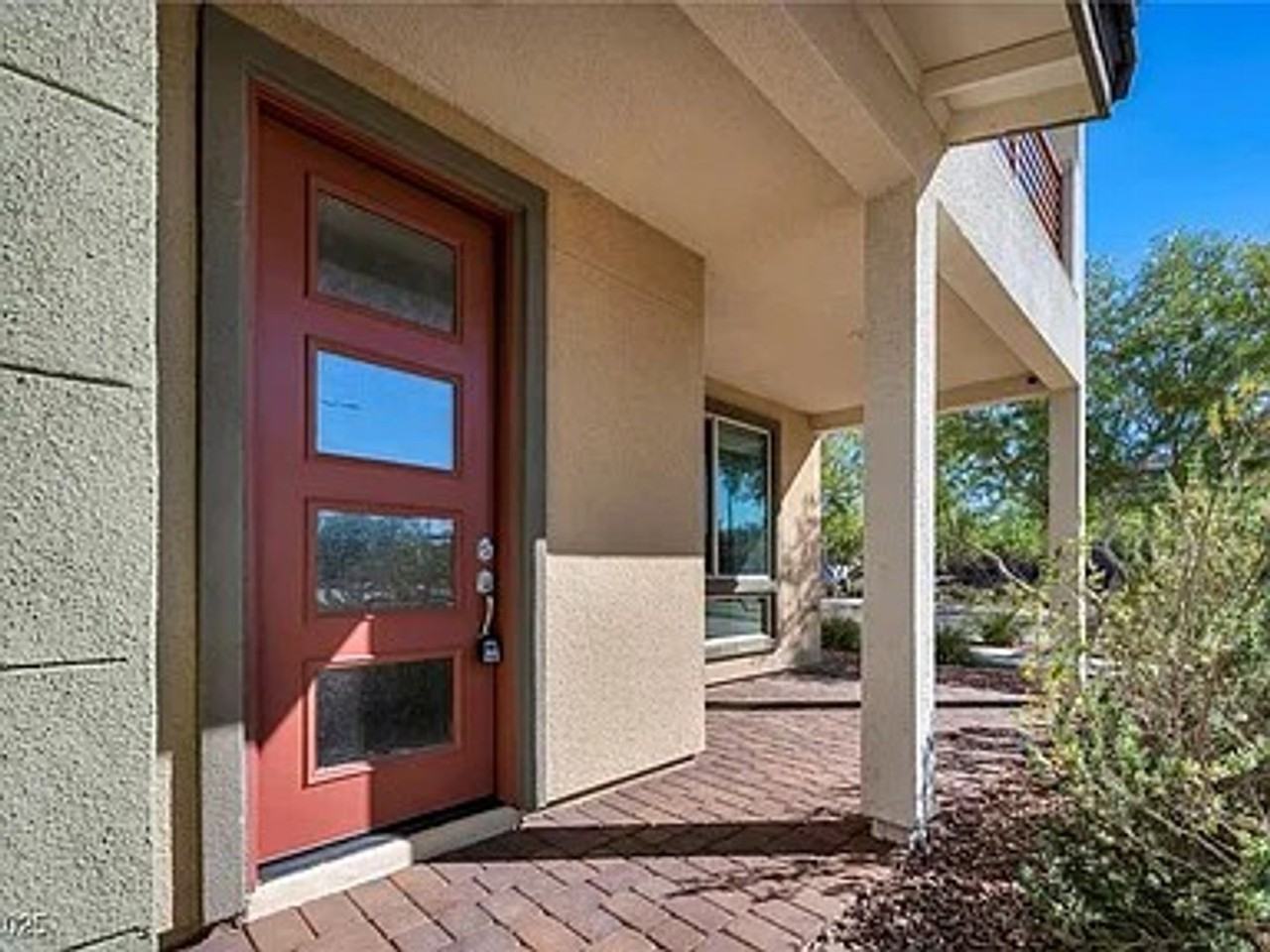 1012 E Sunset Rd - Photo 5 of 29