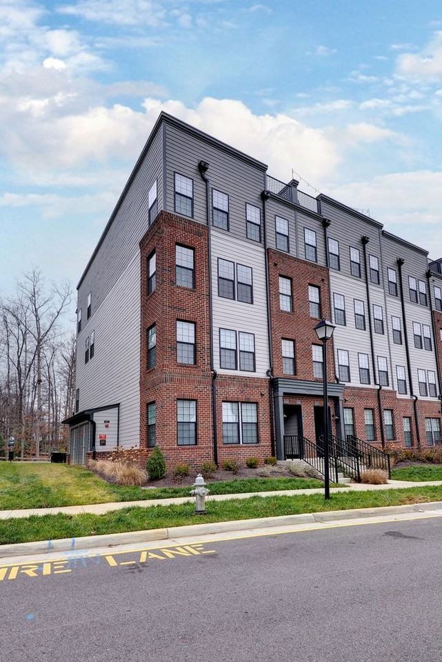 13321 Coalfield Station Ln - Photo 3 of 40