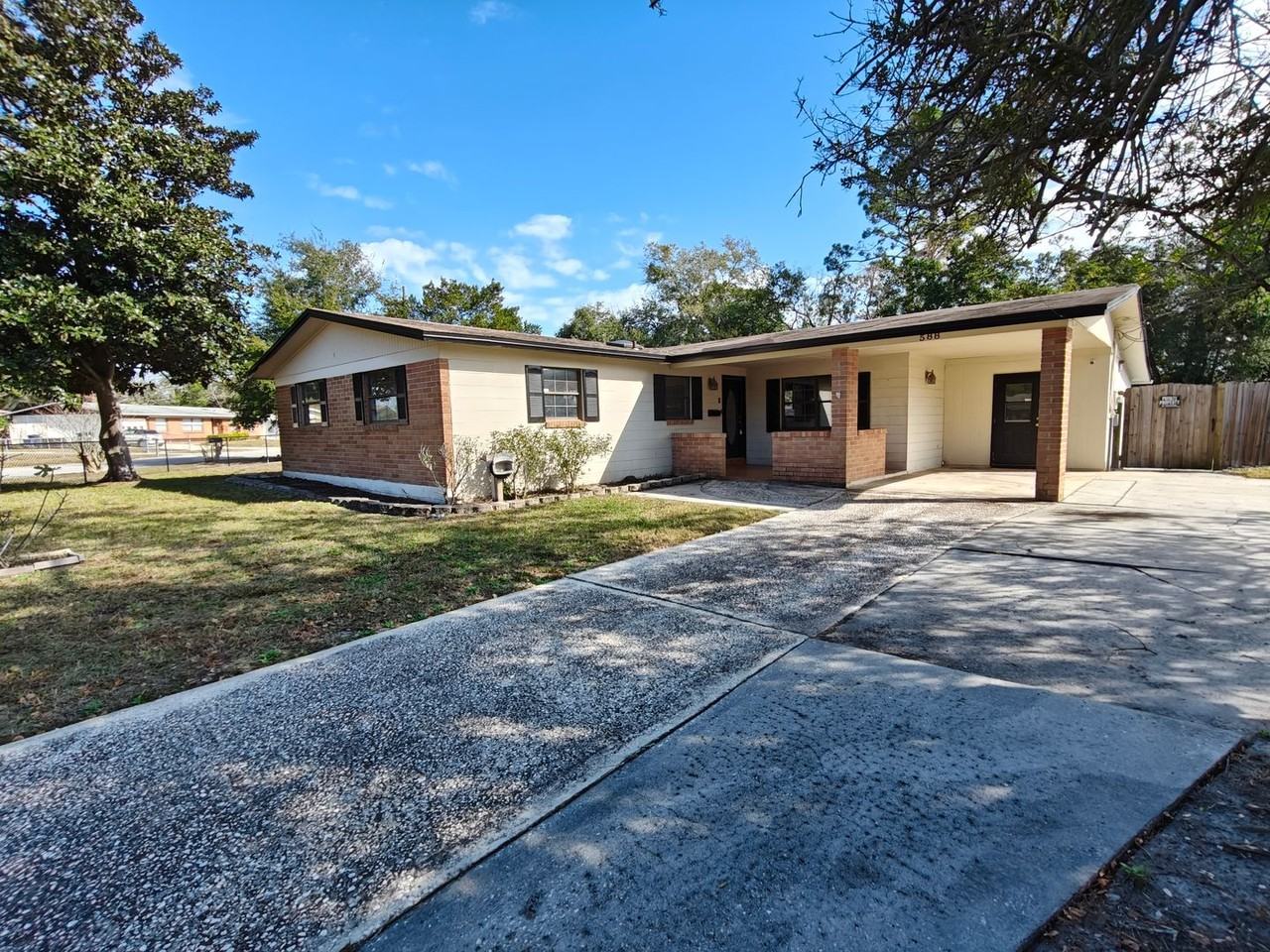 588 Madeira Dr - Photo 3 of 43
