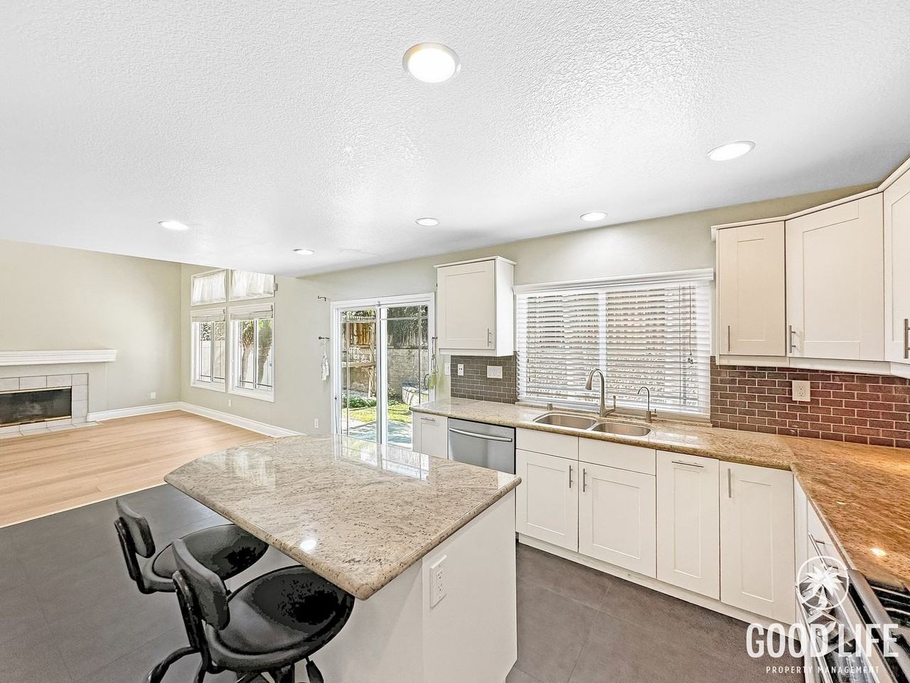 29 Sequoia Dr - Photo 3 of 50