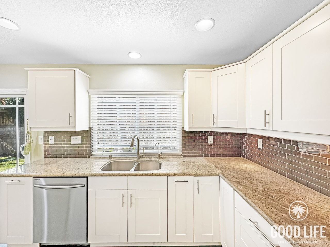 29 Sequoia Dr - Photo 4 of 50