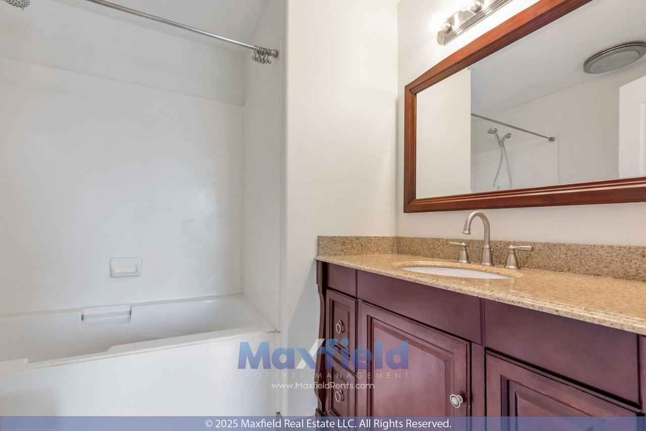 475 N Redwood Rd - Photo 6 of 16