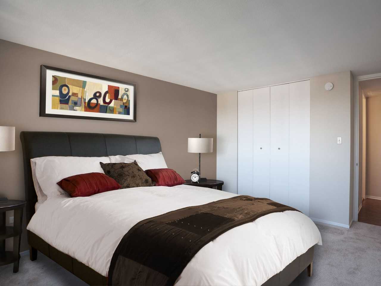 Sunset Towers - Photo 6 of 46