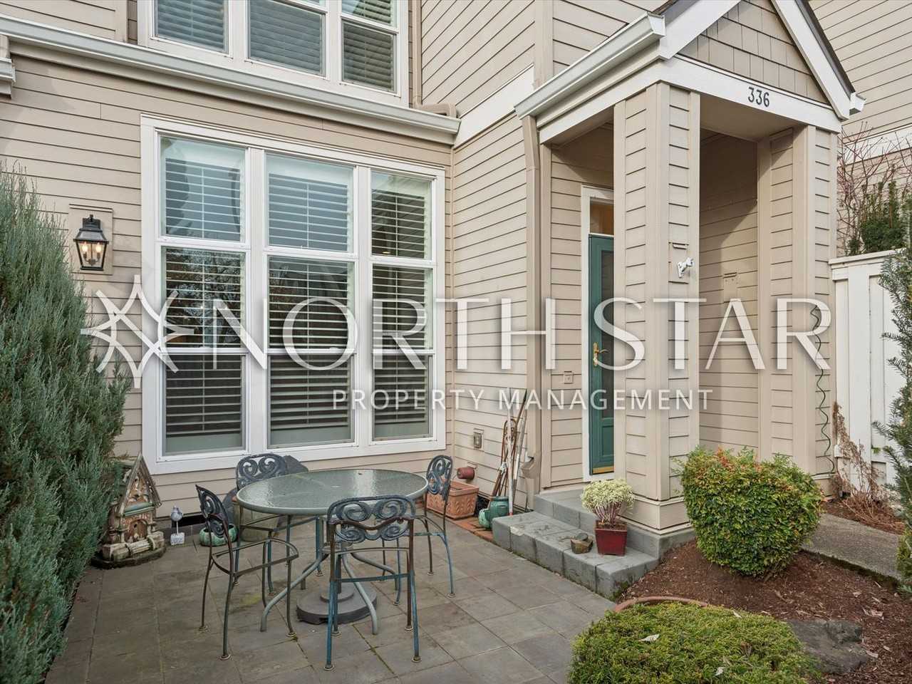 336 4th St - Photo 4 of 40