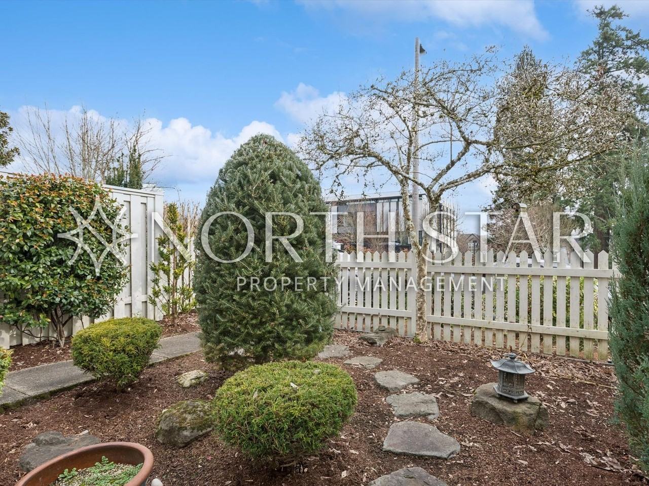 336 4th St - Photo 6 of 40