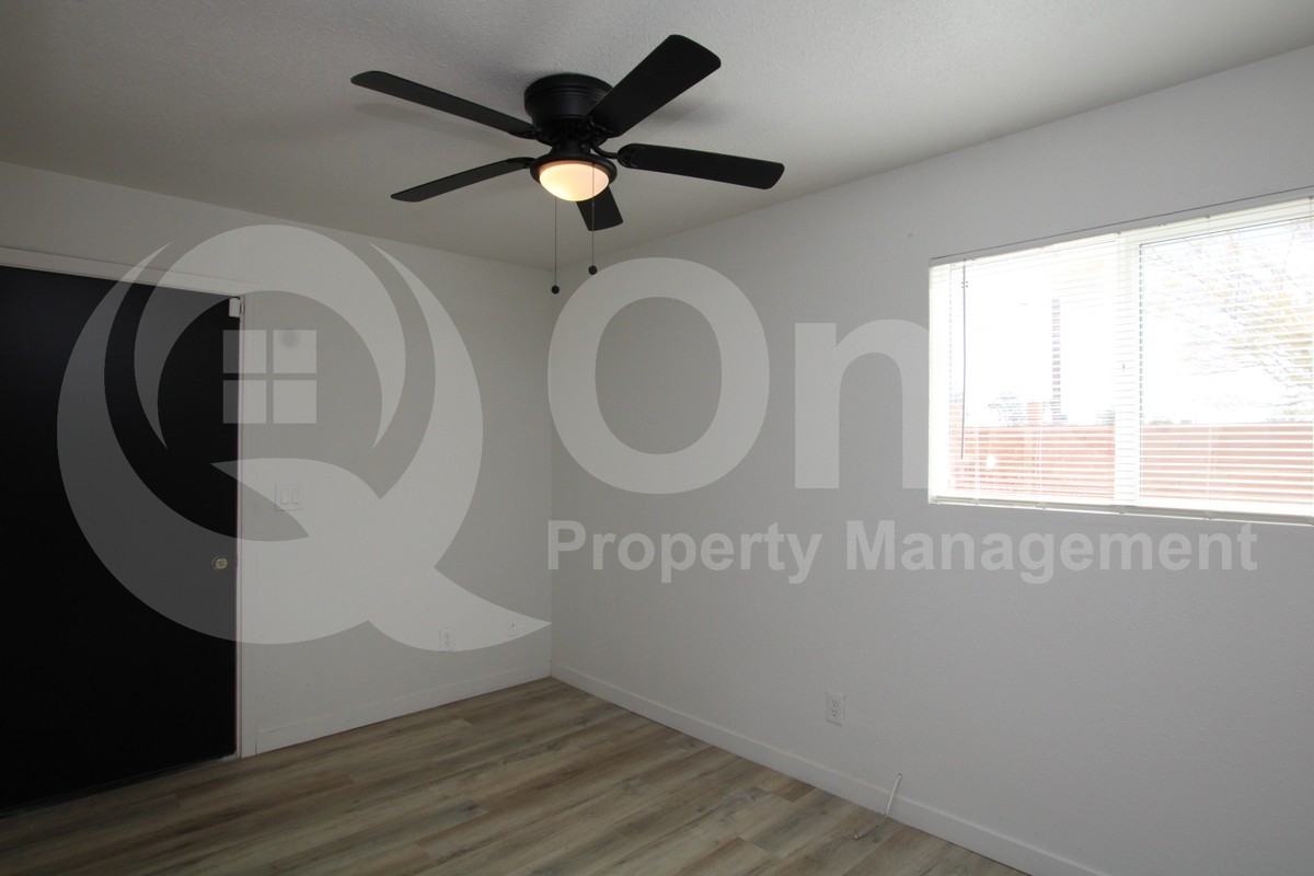 745 W Mcmurray Blvd #4 - Photo 3 of 11