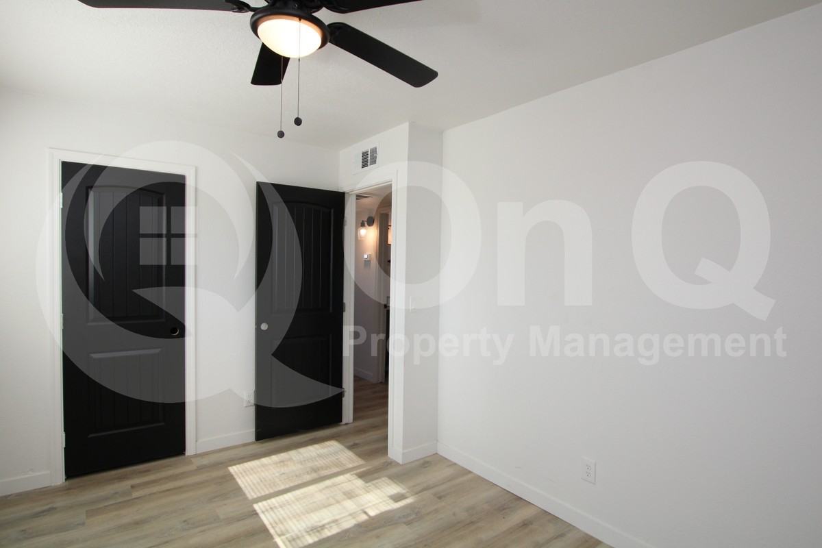 745 W Mcmurray Blvd #4 - Photo 4 of 11