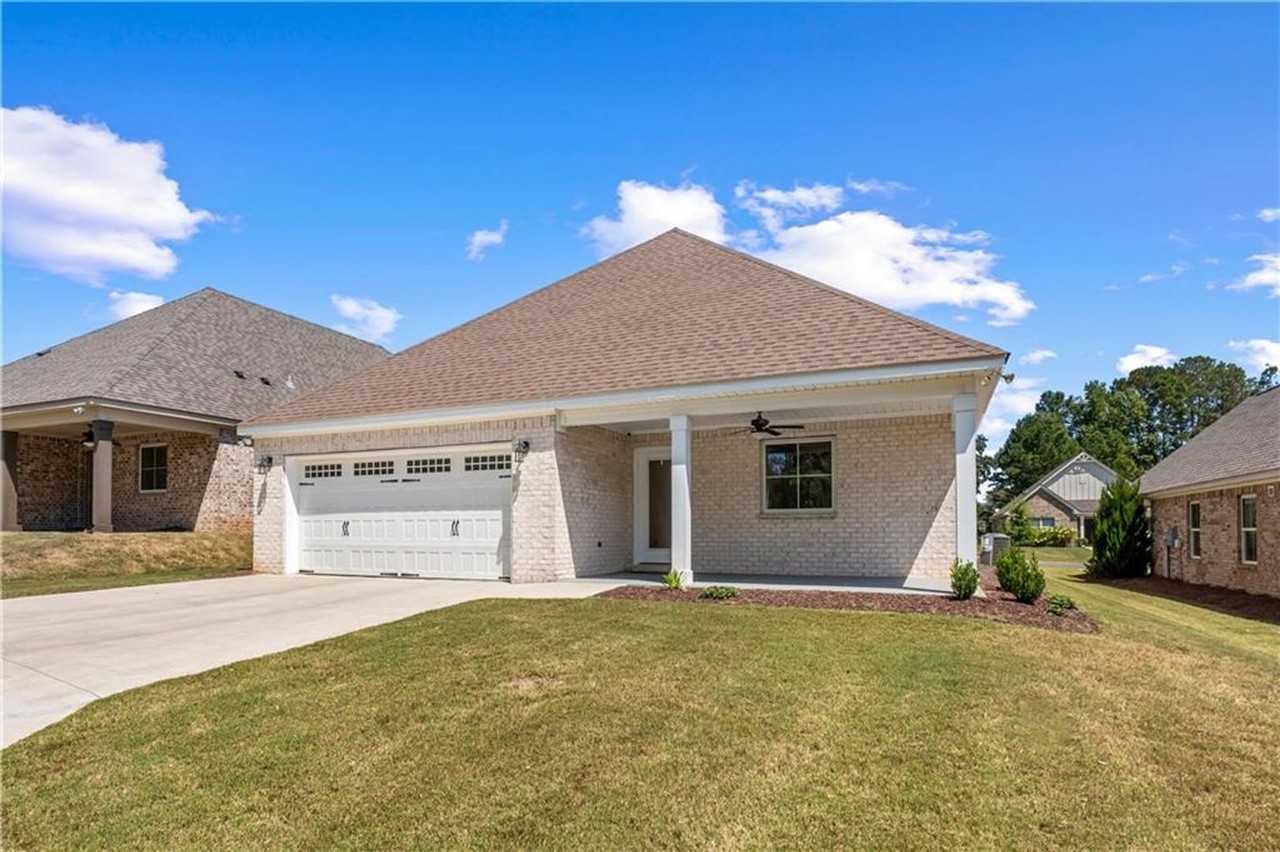 2033 Armistead Ln - Photo 2 of 2