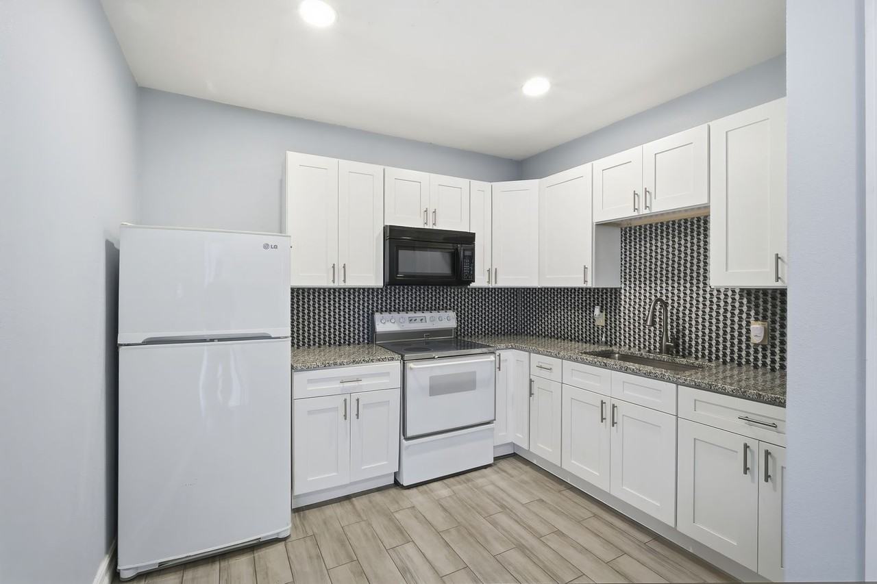 1411 E 24th Ave #B - Photo 5 of 14