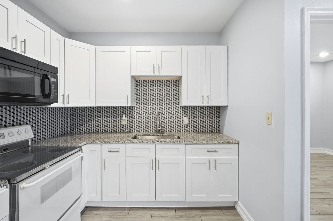 1411 E 24th Ave #B - Photo 6 of 14