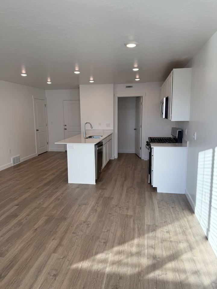 1768 E Albion Dr - Photo 7 of 26