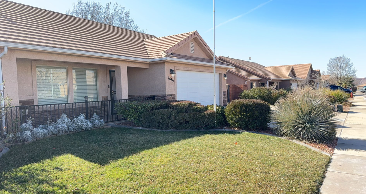 2689 W 430 N - Photo 2 of 4