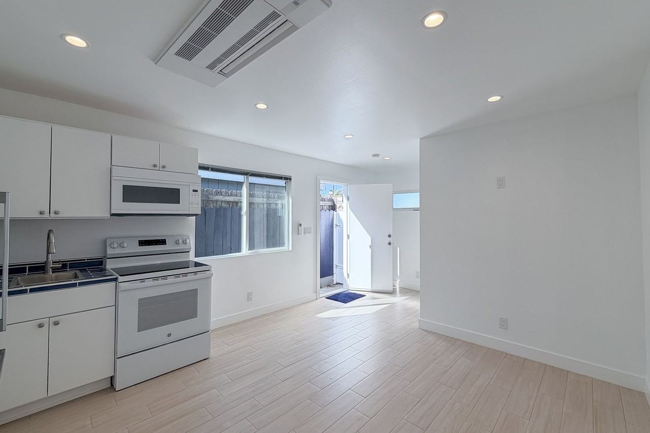 118 Bardsdale Ave - Photo 2 of 6