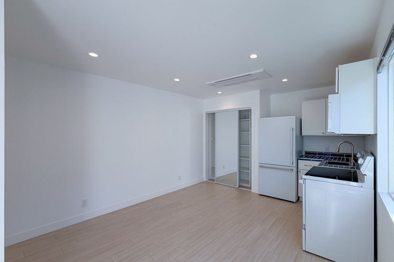 118 Bardsdale Ave - Photo 3 of 6