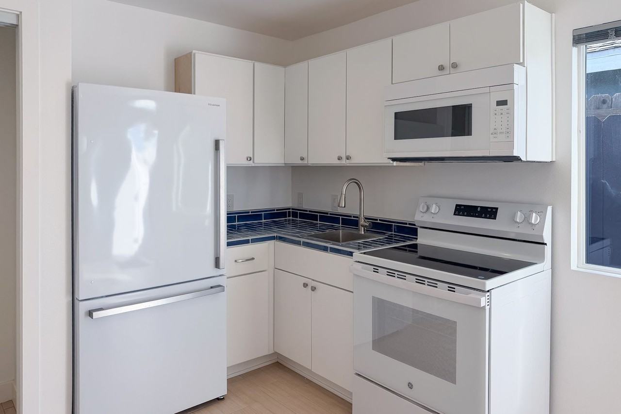 118 Bardsdale Ave - Photo 4 of 6