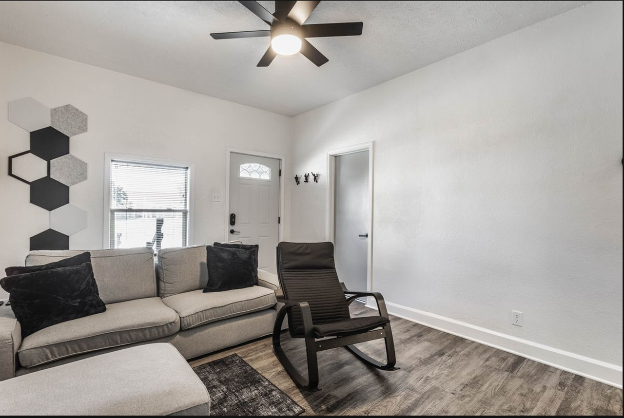 2023 Gent Ave - Photo 2 of 9