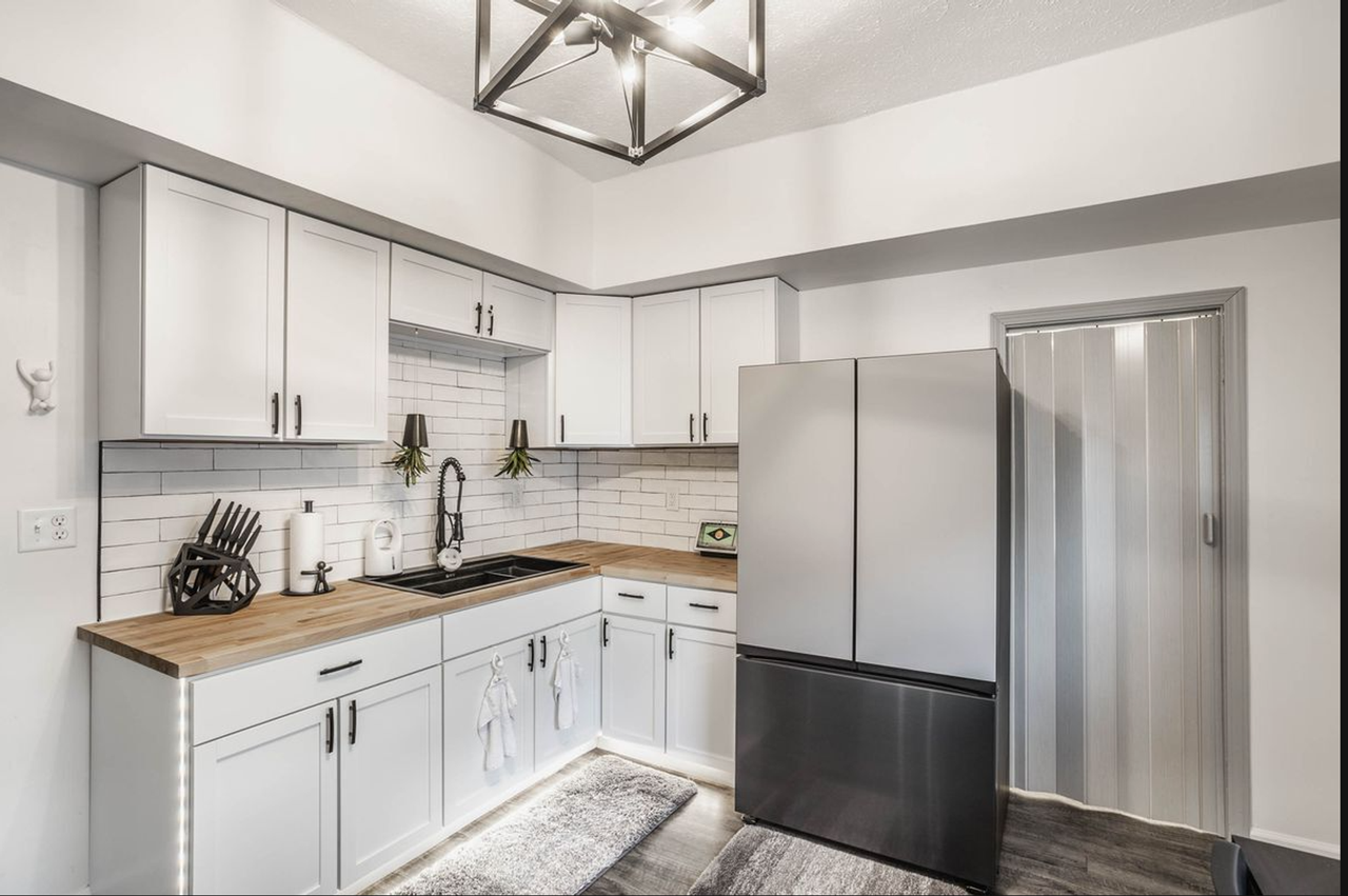 2023 Gent Ave - Photo 5 of 9