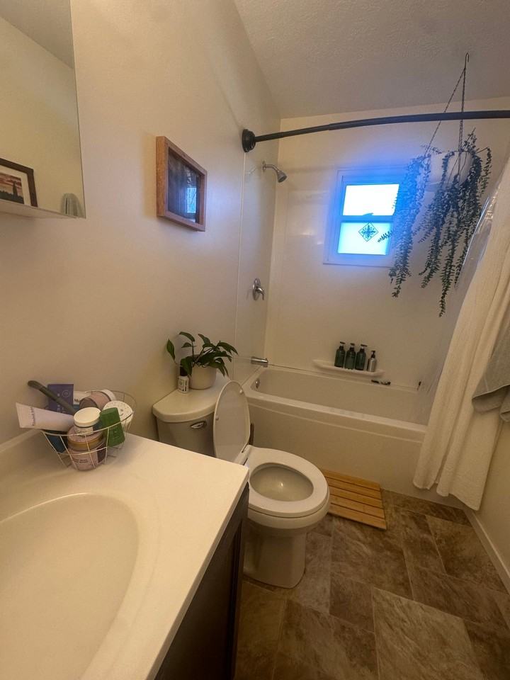 712 Roanoke St - Photo 5 of 5