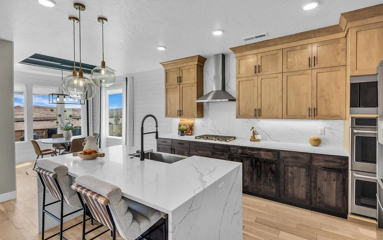 5729 S Cardinal Wing Dr - Photo 2 of 23