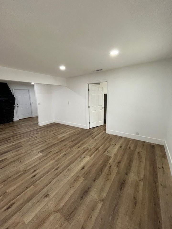 916 N Mooney Blvd - Photo 3 of 21