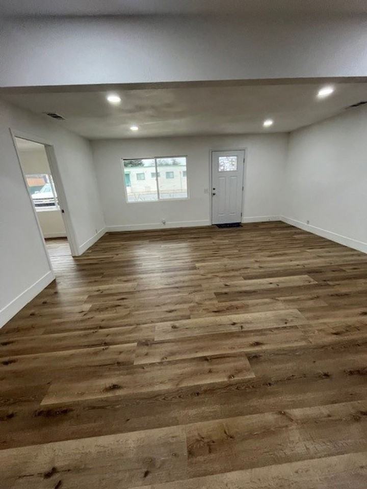 916 N Mooney Blvd - Photo 4 of 21