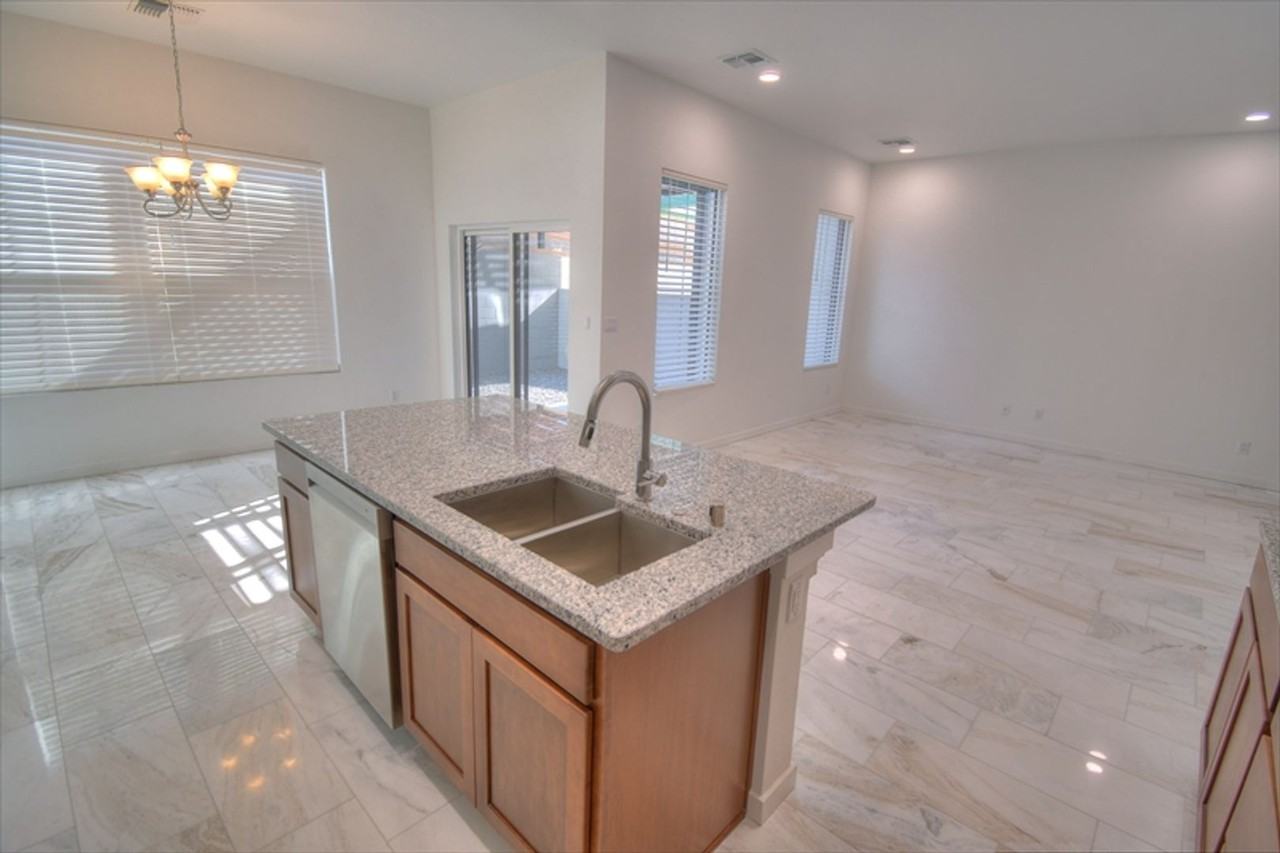 4336 Wymont Cir Ne - Photo 4 of 20