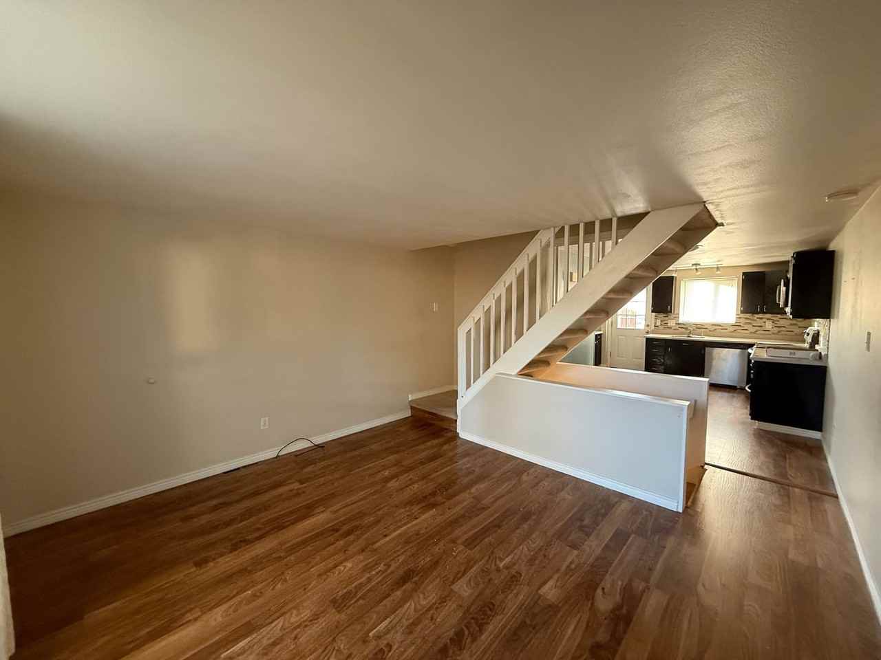 5816 S Pearl St - Photo 6 of 23