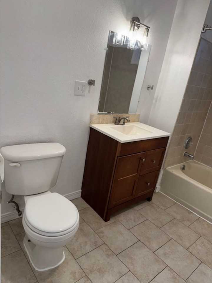 420 W Wood Ave - Photo 7 of 21