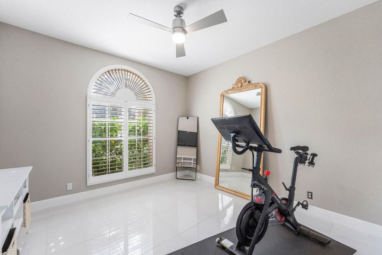 121 Palm Cir - Photo 7 of 50