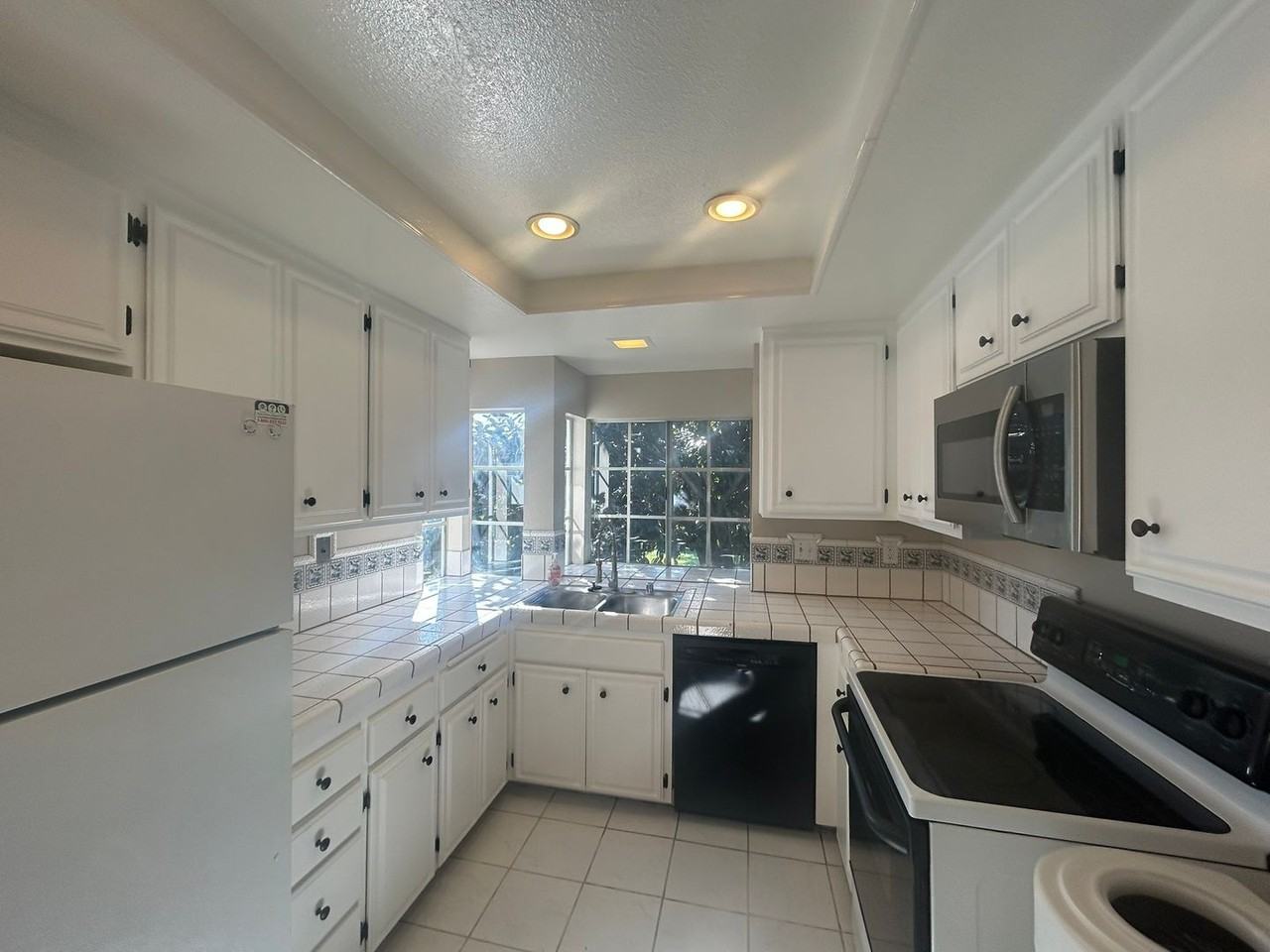 5859 Mount Alifan Dr - Photo 6 of 17