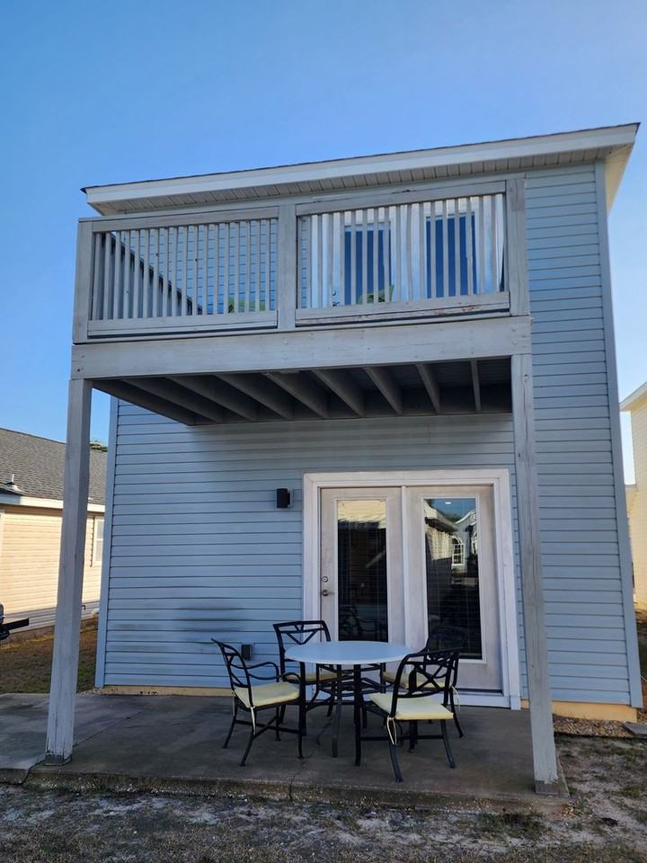 11728 Seashore Ln - Photo 2 of 34