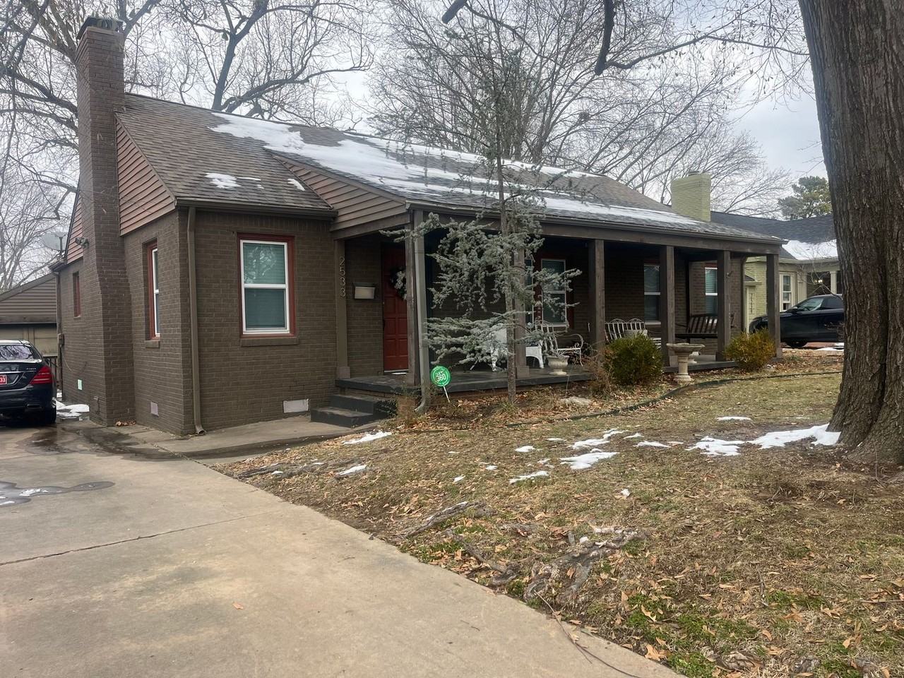 2533 E 19th St - Photo 2 of 31