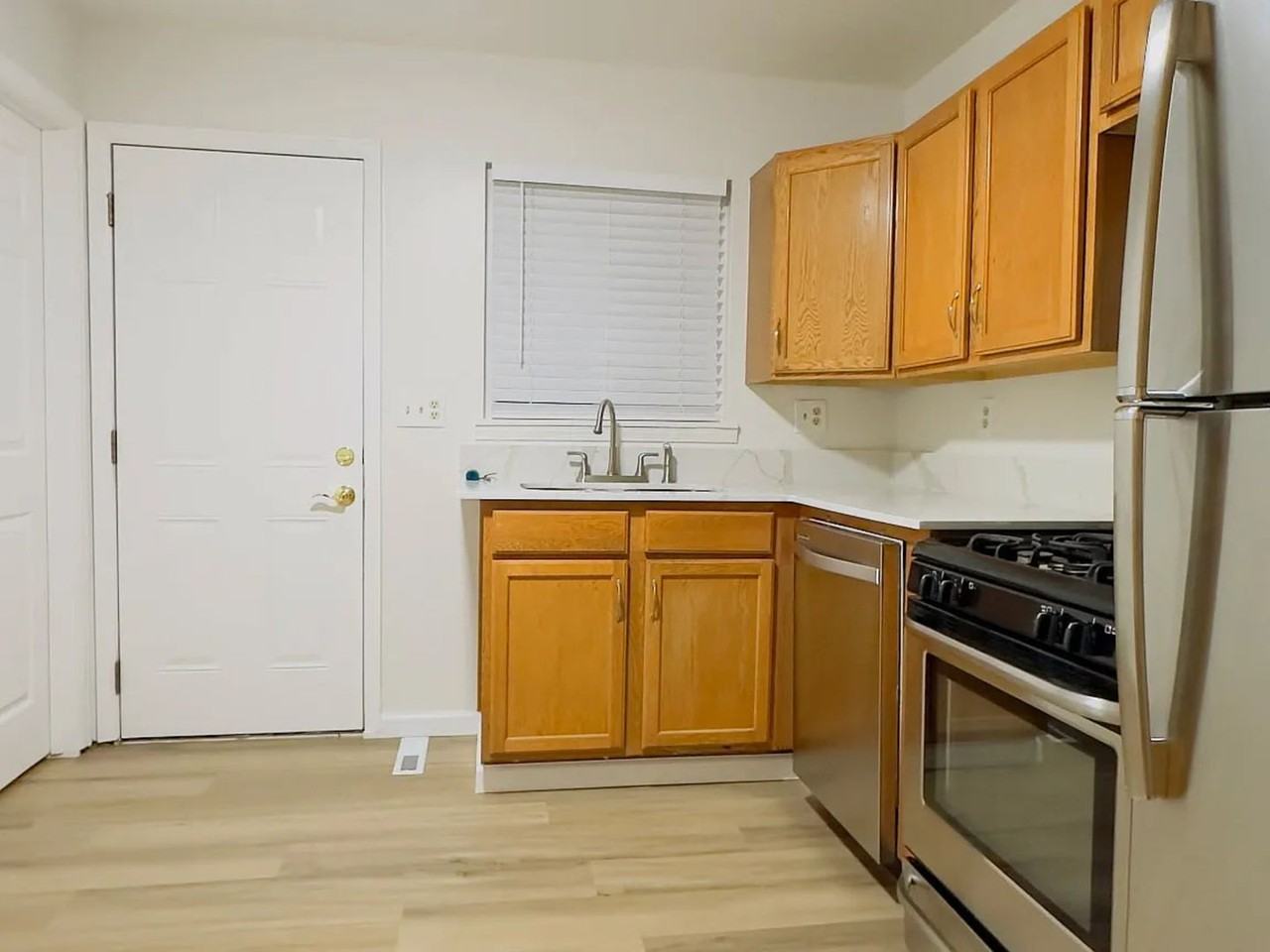 2653 N Lafayette St - Photo 7 of 8