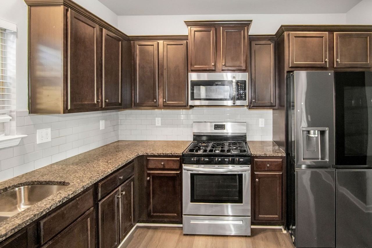 130 Enon Mill Ln Sw - Photo 6 of 29