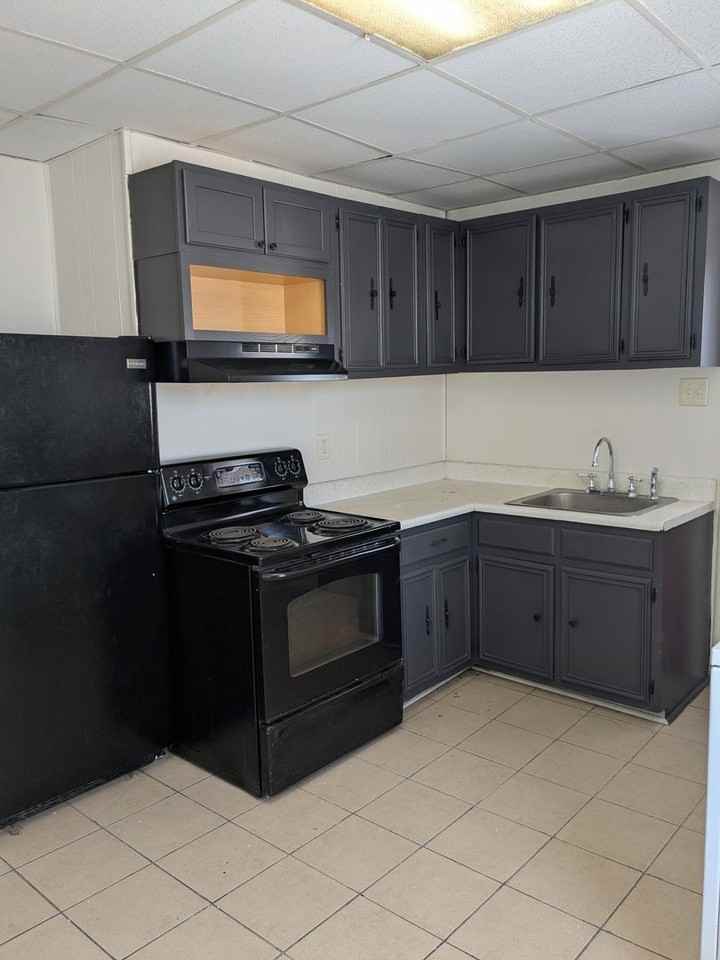 237 Richard St - Photo 2 of 7