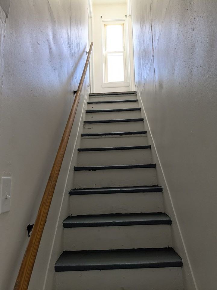 237 Richard St - Photo 4 of 7