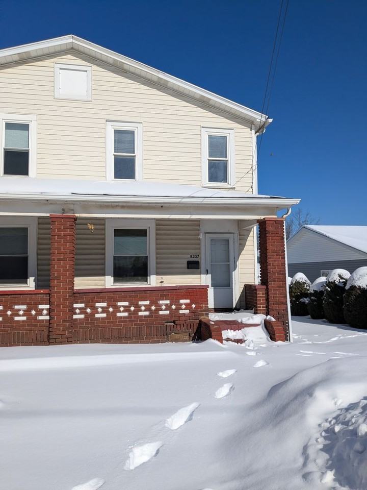 237 Richard St - Photo 7 of 7