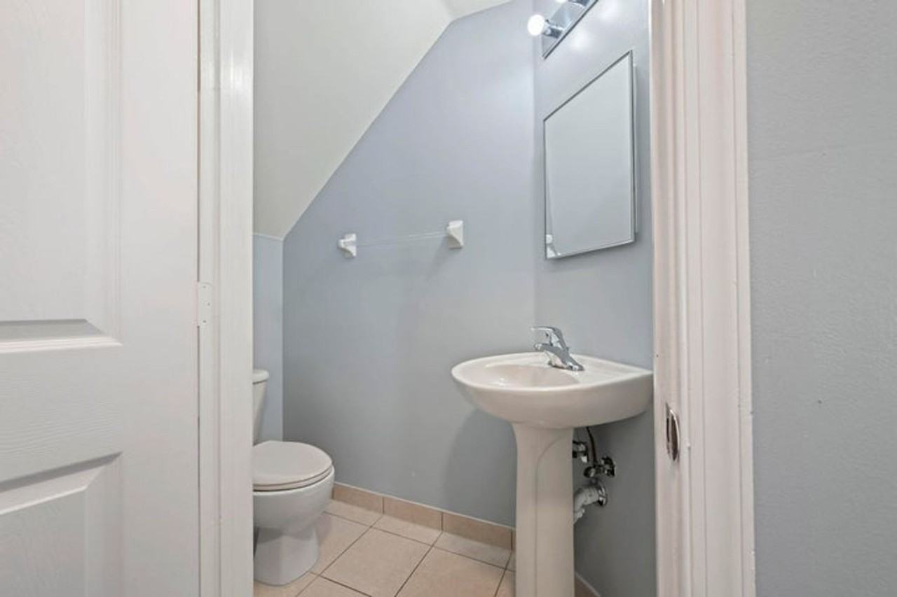 3464 Commodore Ct - Photo 4 of 19