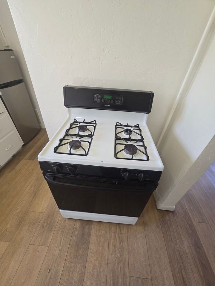 2245 S 6th Ave - Photo 4 of 18