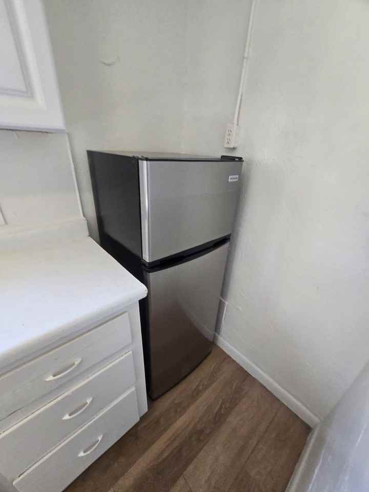 2245 S 6th Ave - Photo 6 of 18