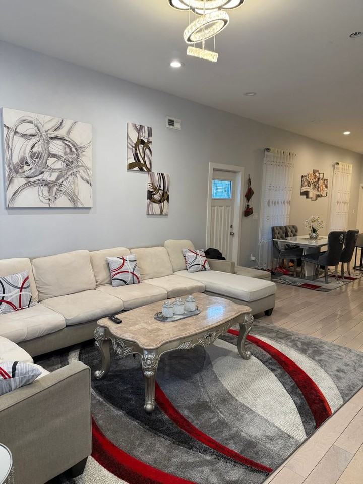 2666 E Tioga St - Photo 3 of 27