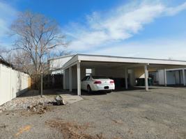 featured image of 869 Iowa Ave