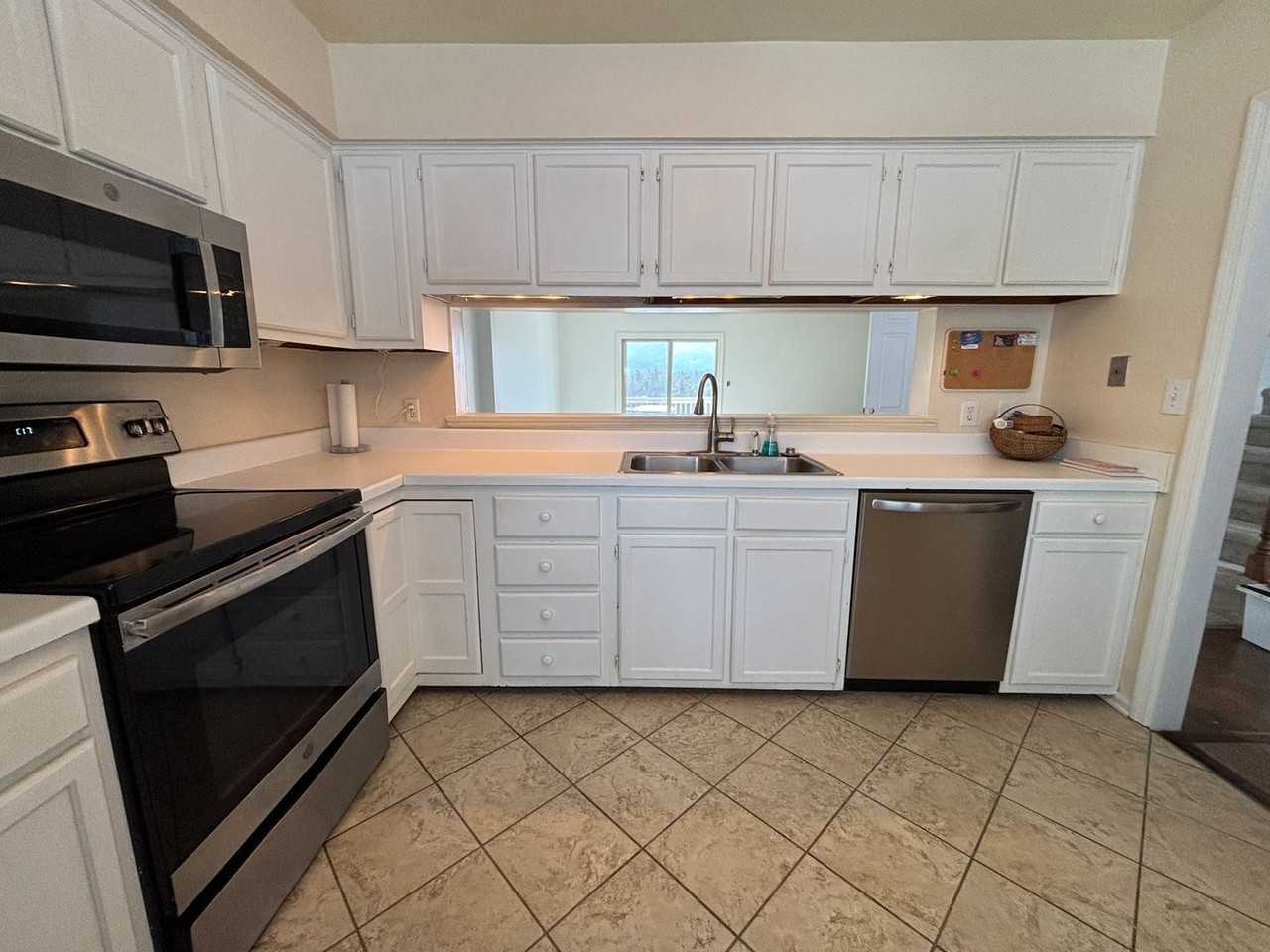 3776 Kenwick Trl - Photo 6 of 46