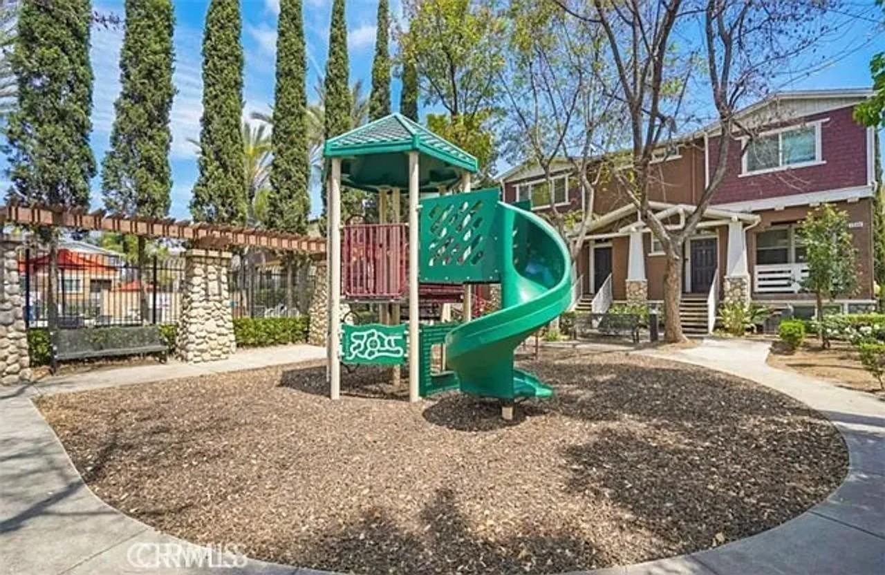 1565 Ledgestone Ln - Photo 3 of 15