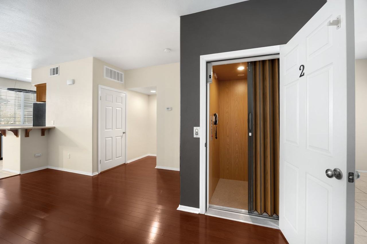 1565 Ledgestone Ln - Photo 4 of 15