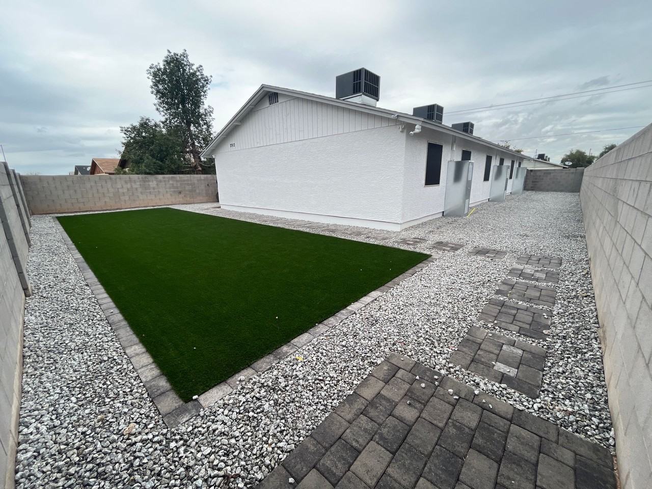 2912 E Roeser Rd. - Photo 2 of 23