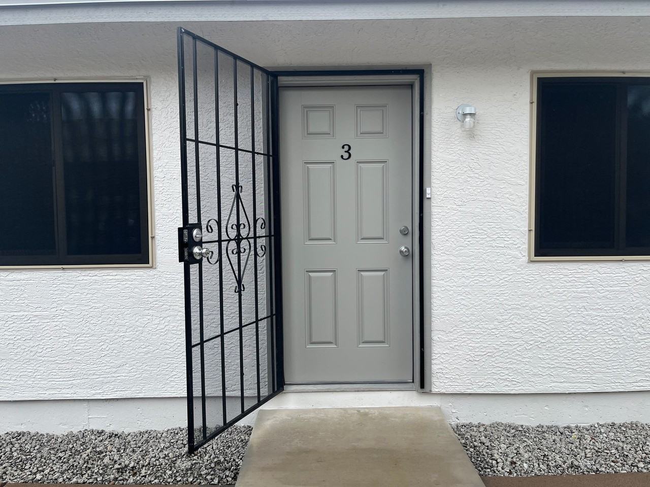 2912 E Roeser Rd. - Photo 3 of 23