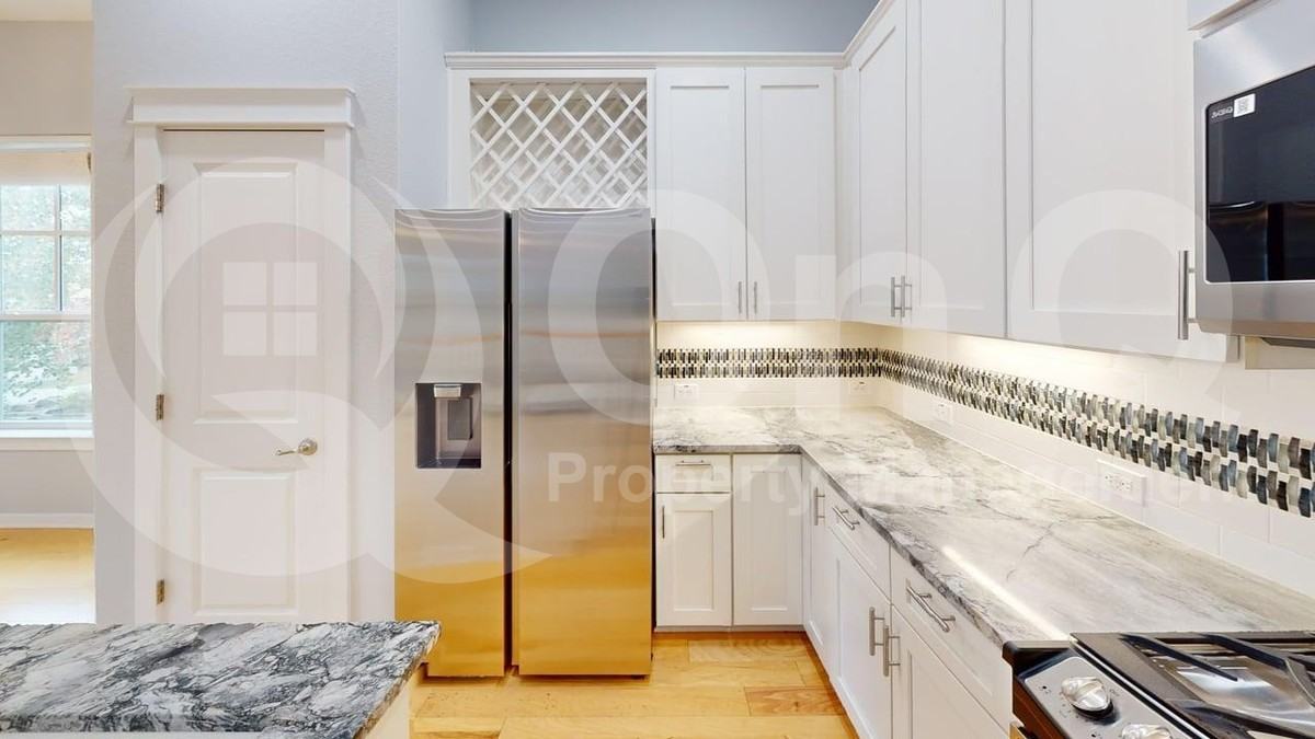 3900 Threadgill St #16 - Photo 6 of 21