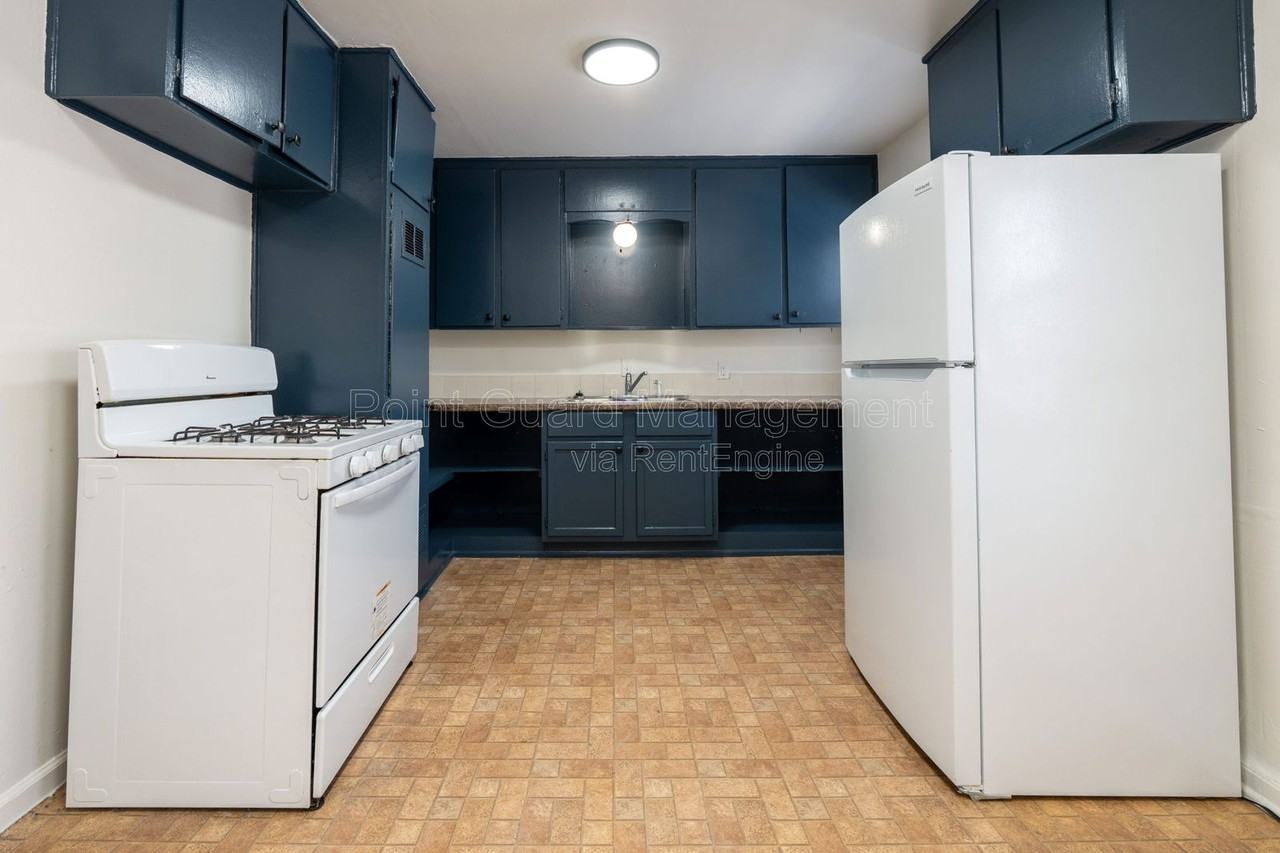 654 S Eastridge St - Photo 4 of 12