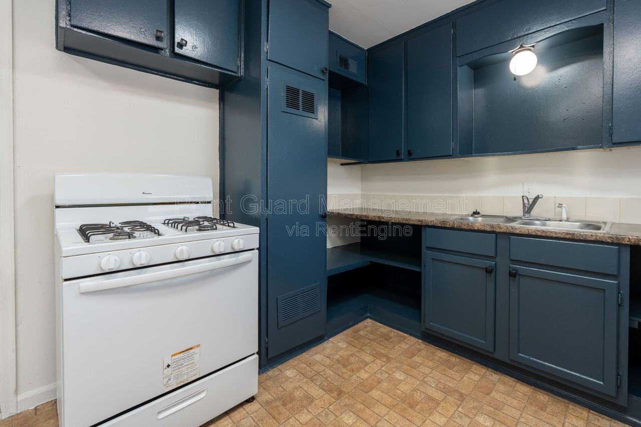 654 S Eastridge St - Photo 5 of 12